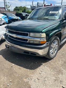 2002 Chevy Tahoe Motor 5.3 parts Only $25