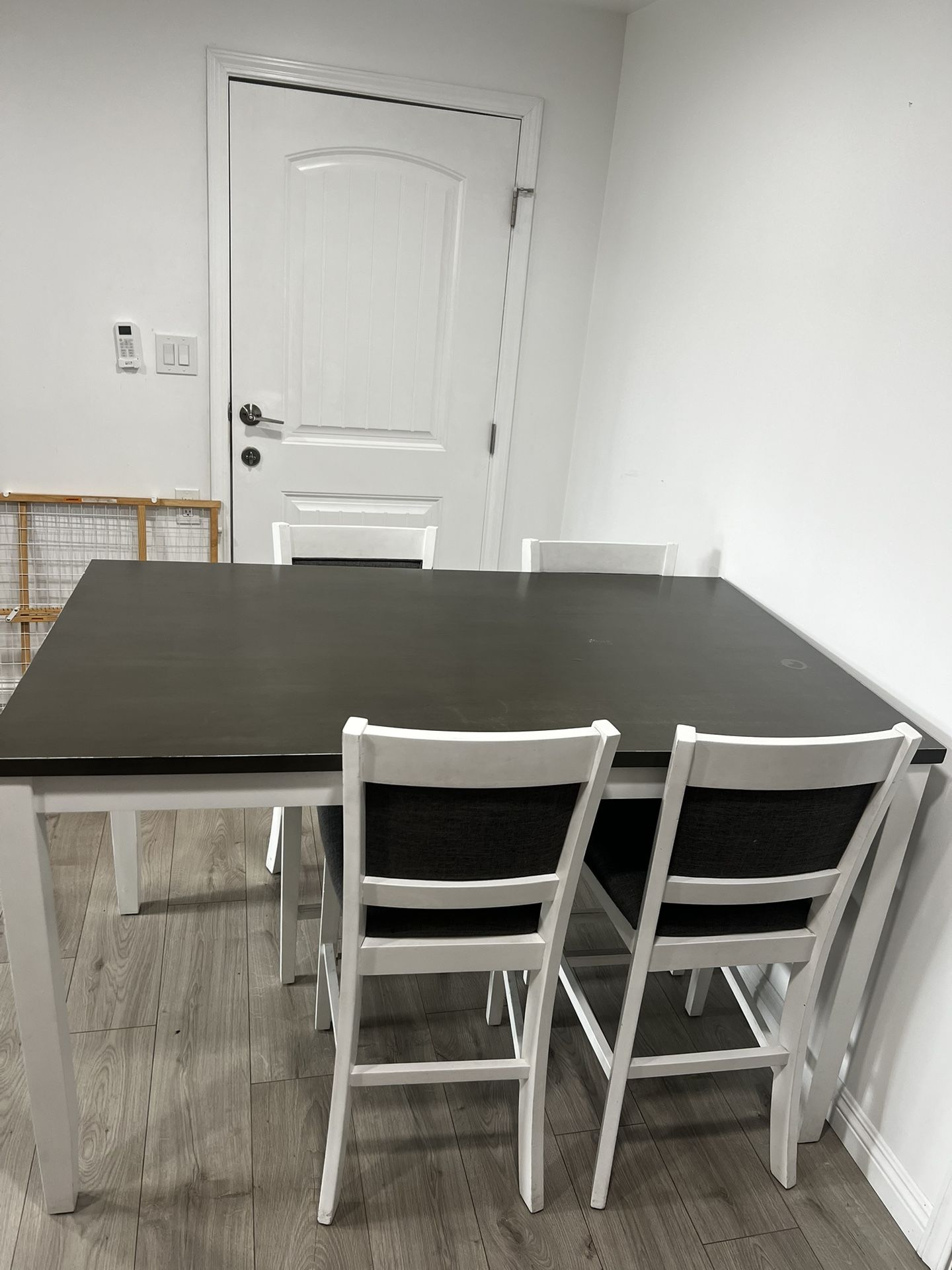 Dining Table with 6 Chairs