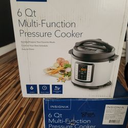 Insignia Multi- Function All Digital Pressure Cooker Brand New $60