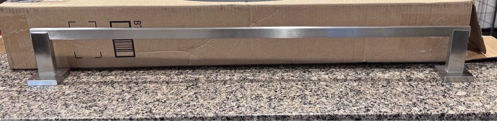 32” single towel bar