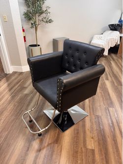 2 hairstyling chairs
