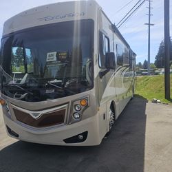2015 Fleetwood Excursion 35B