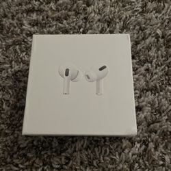 Airpods Pro with wireless charging case