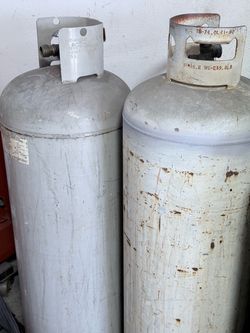 Large Propane Tanks – Set of 2