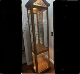 Lighted Oak Curio With Stain Glass