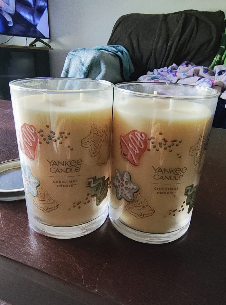 Two 20 Oz Candles 