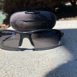 Oakley Prizm Men’s Sunglasses And Hard Case
