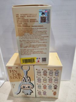 Letter L from PIN FOR LOVE LABUBU 