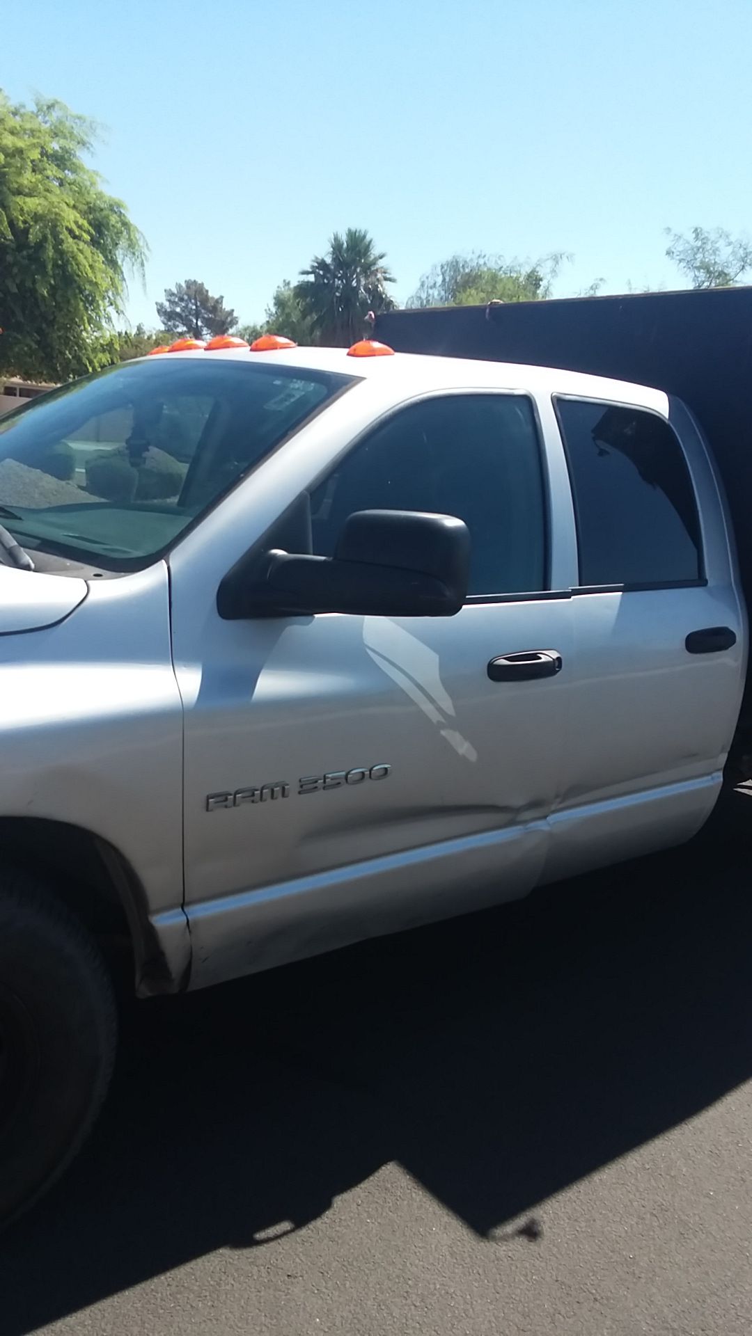 2005 dodge ram 3500 Cummings turbo diesel flat bed