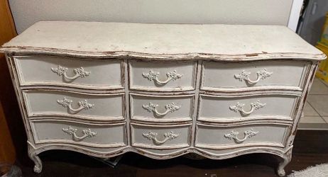 DuBarry Dixie Vintage French Provincial Shabby Dresser Credenza  Victorian Early Mid Century Antique