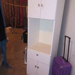 5 Piece White Wooded Handmade Bedroom Set $175 