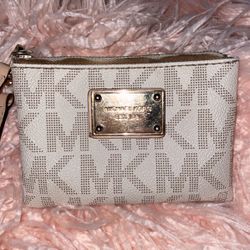 Michael Kors Wristlet 