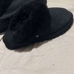 UGG  Slippers Size 8 