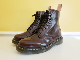 NWOB! DR. MARTENS Unisex-Adult 8 Eye Fashion Boot (9 M's/10 W's) Cherry Red