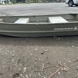 Tracker Topper 10w Boat