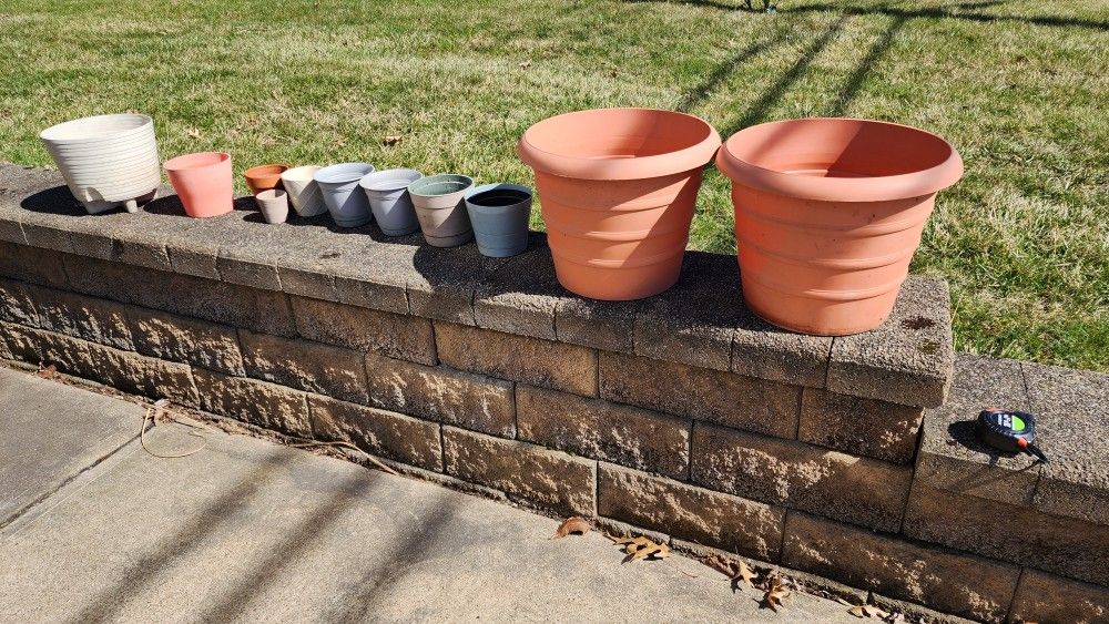 Set Of 11 Plant Flower Pots 