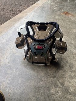 Women’s motocross chest protector. (Kids)