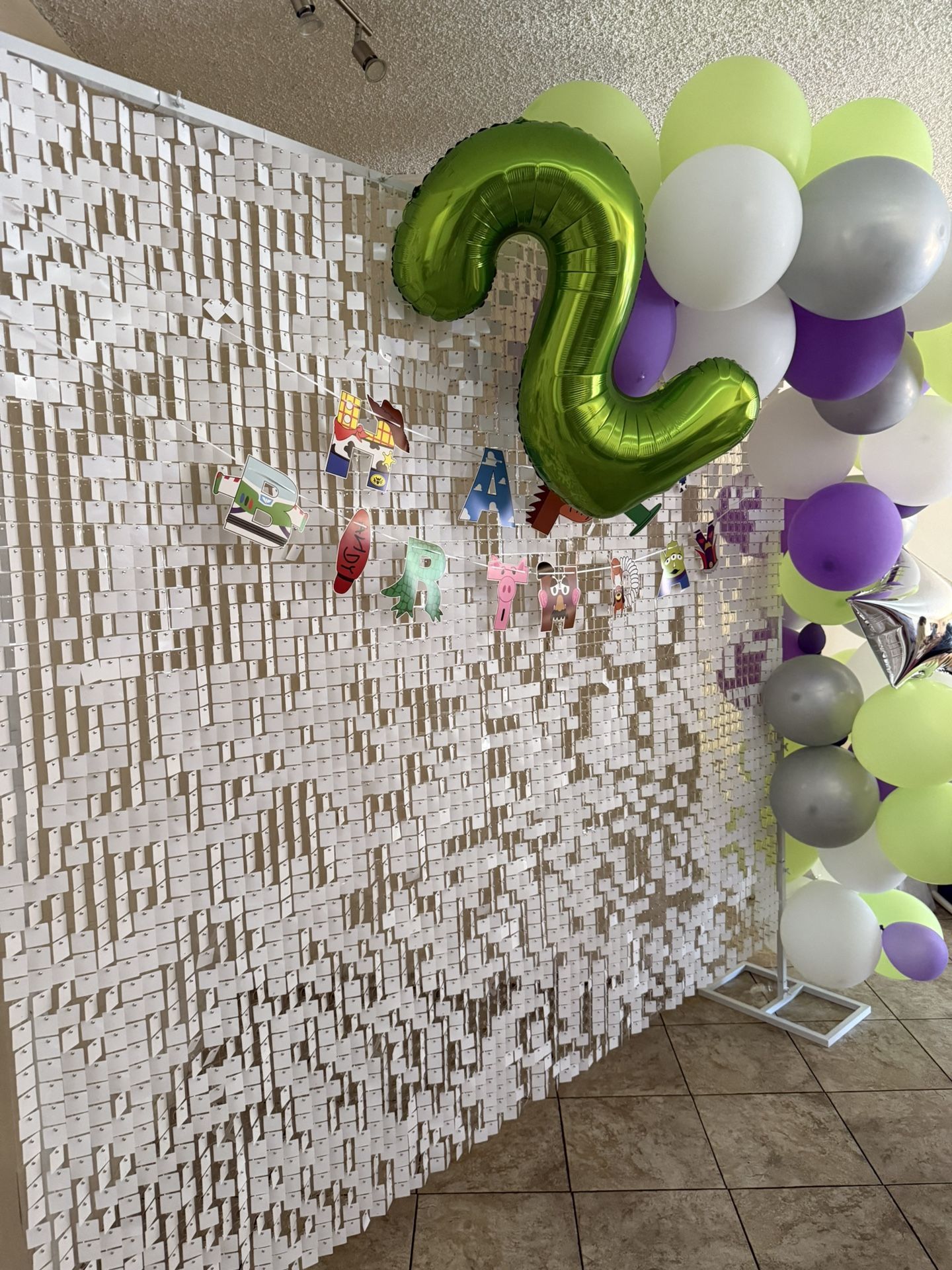 White Shimmer Wall With Stand