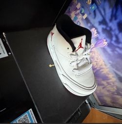 Kids Jordan 1 White & Red Size 7.5 GS Sneakers
