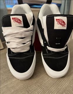 VANS KNU SKOOL SHOES SIZE 10