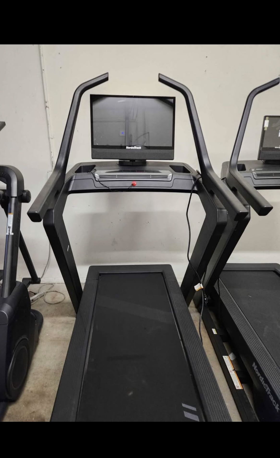 FULLERTON - 2025 model Nordictrack X24 Treadmill (40% incline) - 2300$ -