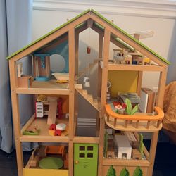 Hape dollhouse and Accessories 