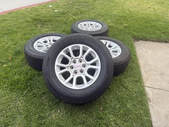 GMC Sierra Wheels And Tires 275/65/R18 $ 699 Firm Price 