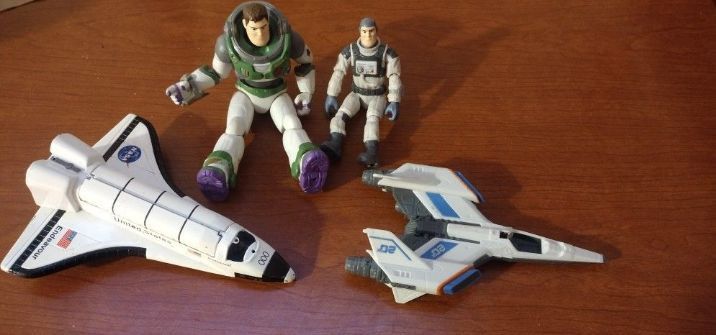 Light Buzz Years Toys Spaceship$25 Cash