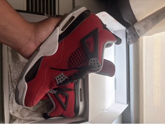 Toro Bravo 4s Size 9.5