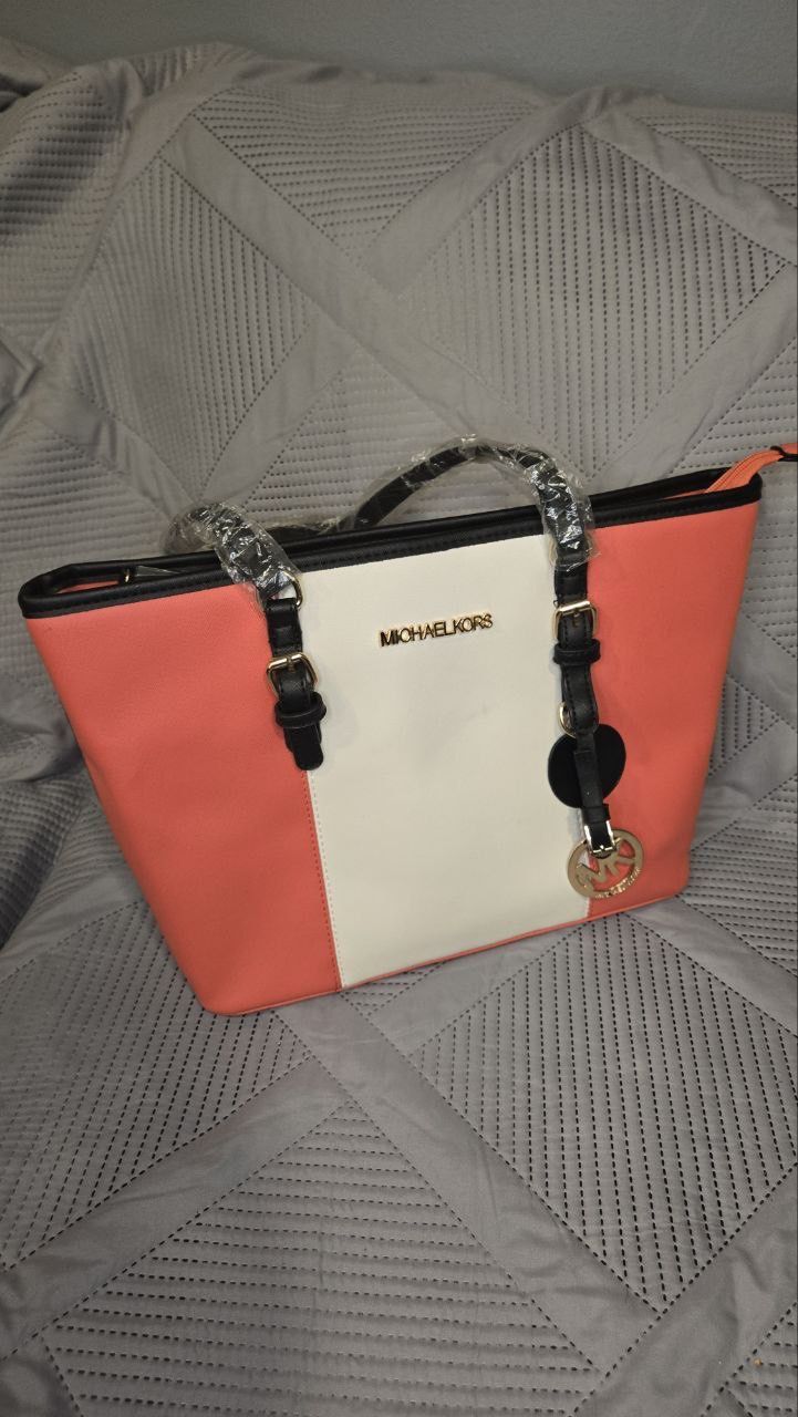 Michael Kors Saffiano Leather Travel Tote pink