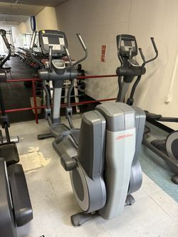 Life Fitness Elliptical  Elevation Inspire Console RUSH SALE!