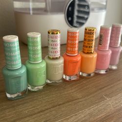 DND NAIL POLISH