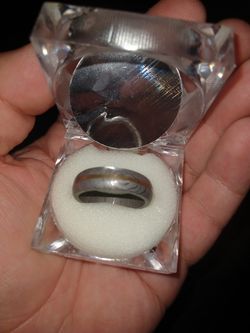 Damascus Steel and gold ring +1 Awareness 