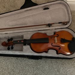 4/4 Violin With Bow And Case