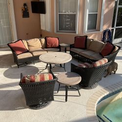 Outdoor Couches, Chairs And Tables