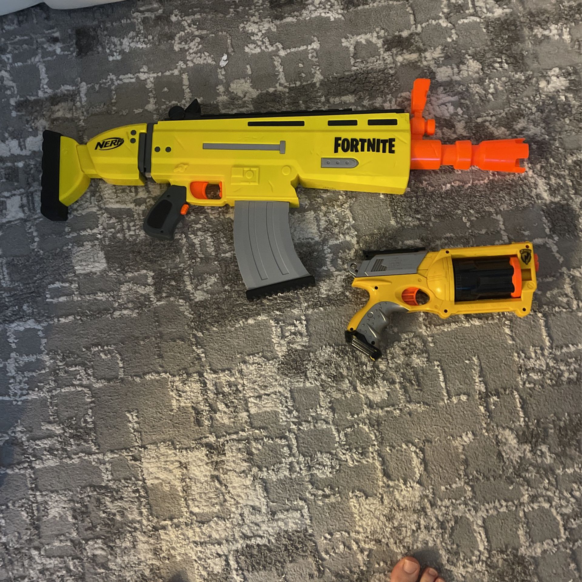 Semi Auto Scar (battery Powered) & Retro Pistol Nerf for Sale in Vancouver, WA - OfferUp