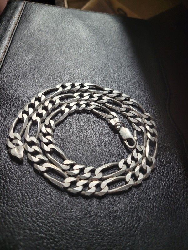 14k WHITE GOLD NECKLACE.. JUST HAD IT CLEANED 