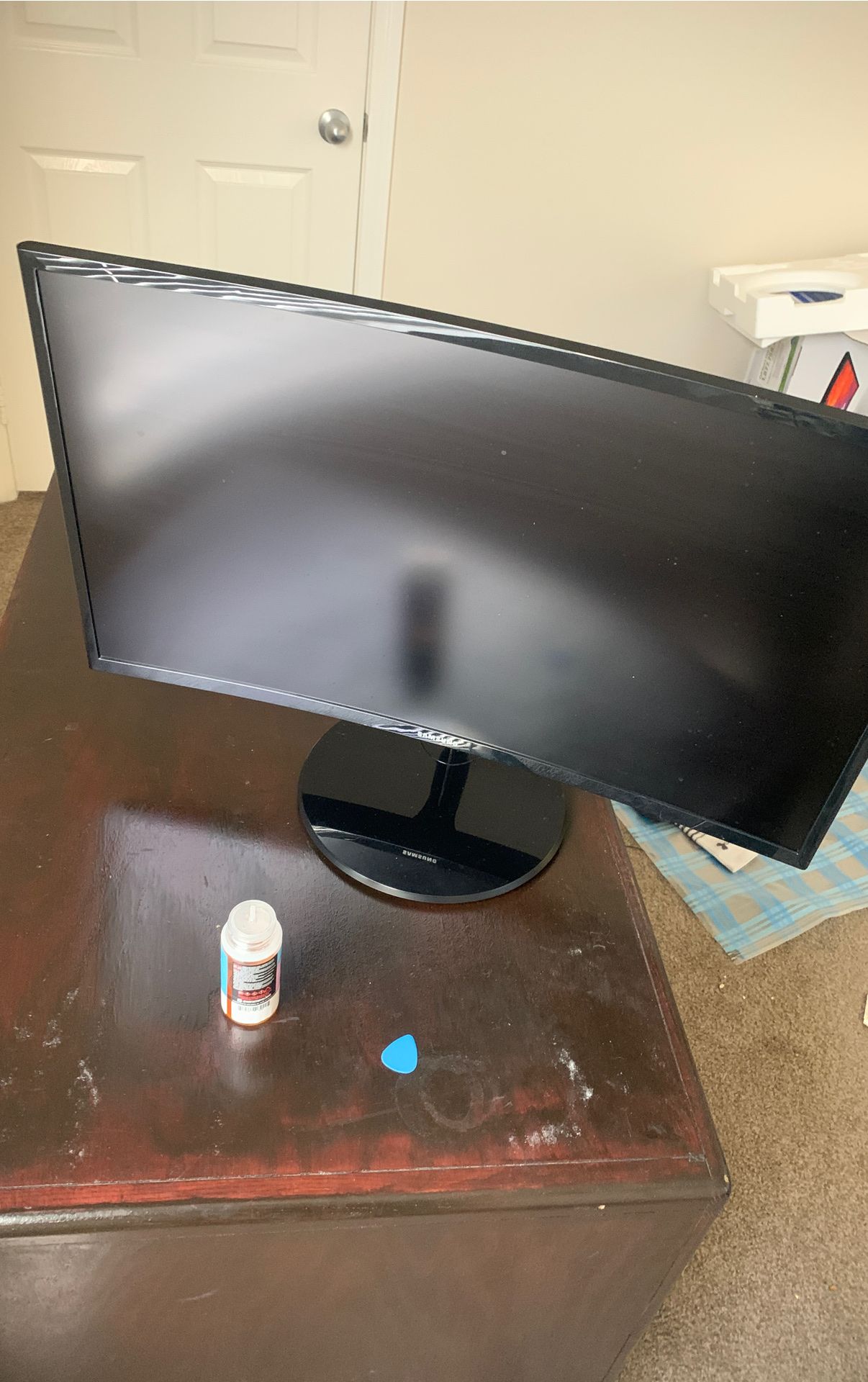 Samsung 27in Curved Monitor