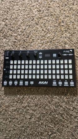 Akai Professional Fire controller in excellent working condition. Designed specifically for FL Studio