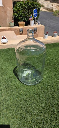 5 gallons glass water jug