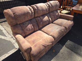 Lazy Boy Pinnacle Wall Reclining Sofa - EXCELLENT!