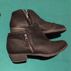 Maurice’s Womens Shoes Zipper Slip On