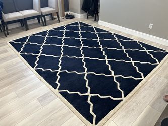 Clean 8’x10’ Rug