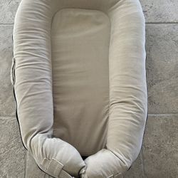 Dockatot With A Sofia Amber Cover 