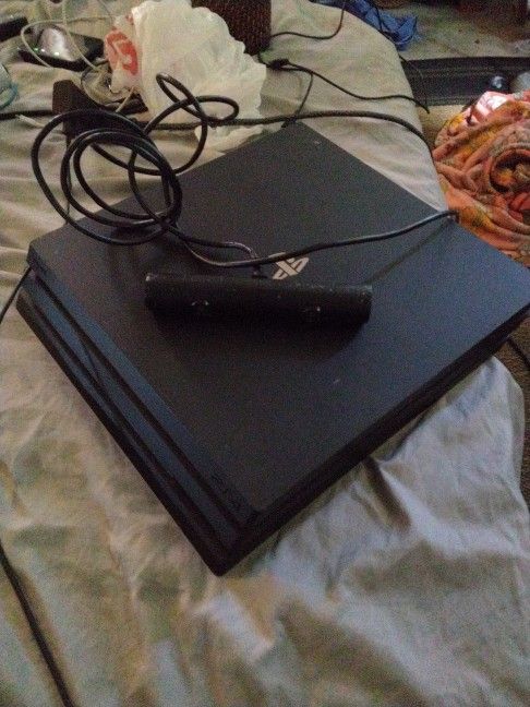 SONY Playstation 4 1tb CONSOLE WITH CAMERA