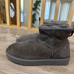 Ugg Mini Boots Sz 9