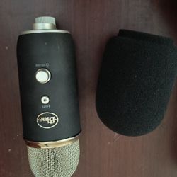 Blue Yeti Microphone With Boom 