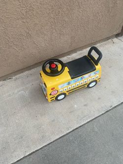 School bus ride on needs batteries