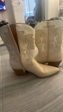 Creme/beige Cowboy Boots 