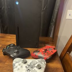 Xbox series X with 3 controllers 